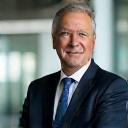 Portrait von Herrn Schmidt, CEO der Tech Innovations GmbH